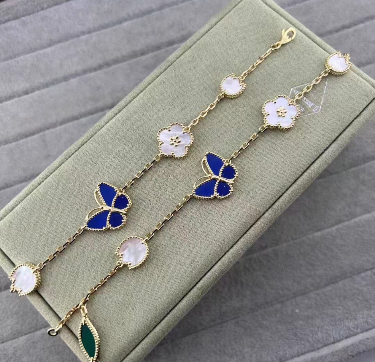 [ECHO ]LUCKY SPRING GOLD BLUESTONE WHITE MOTHER-OF-PEARL BRACELET