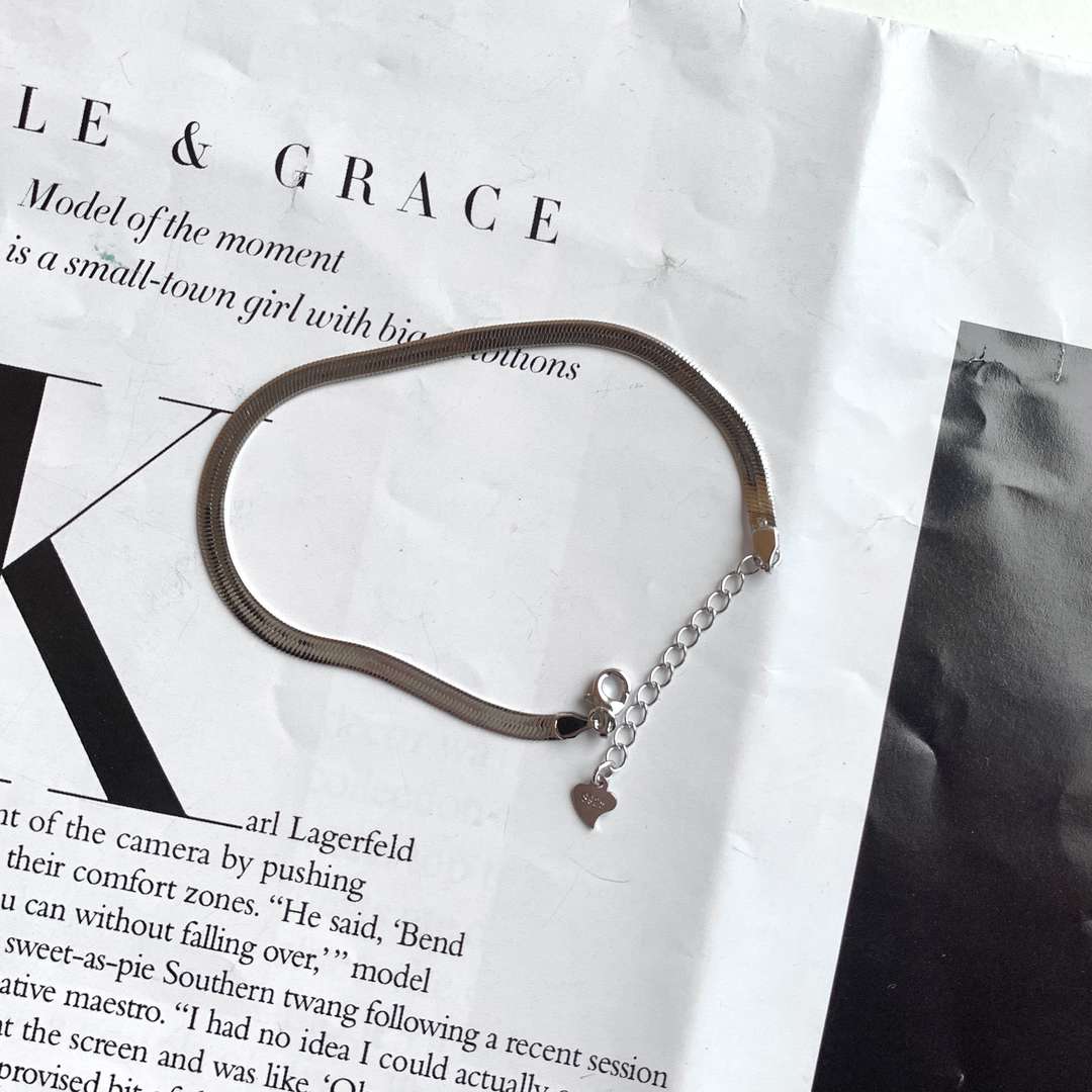 [ECHO ]Flat Snake Bone Chain Blade Necklace