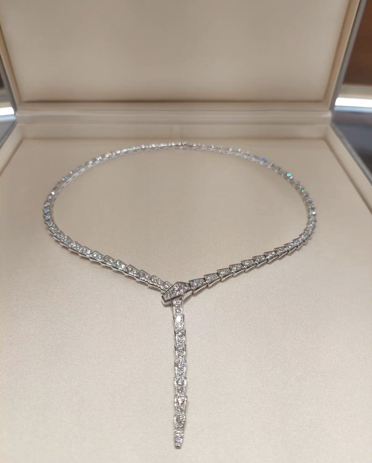 [ECHO ]DREAM NECKLACEGOLD AND SILVER STYLES DIAMOND