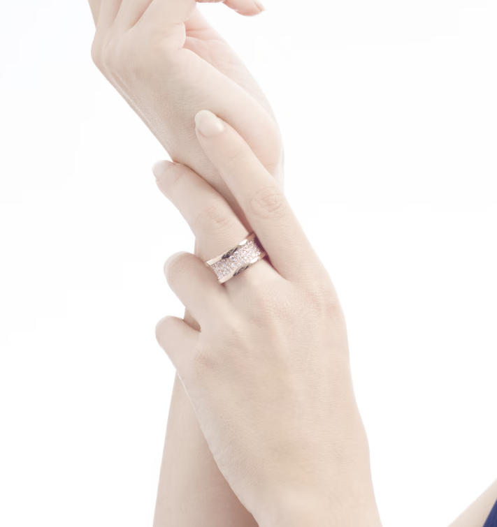 [ECHO ]ZERO 1 WITH PAVED DIAMONDS ON THE SPIRAL RING