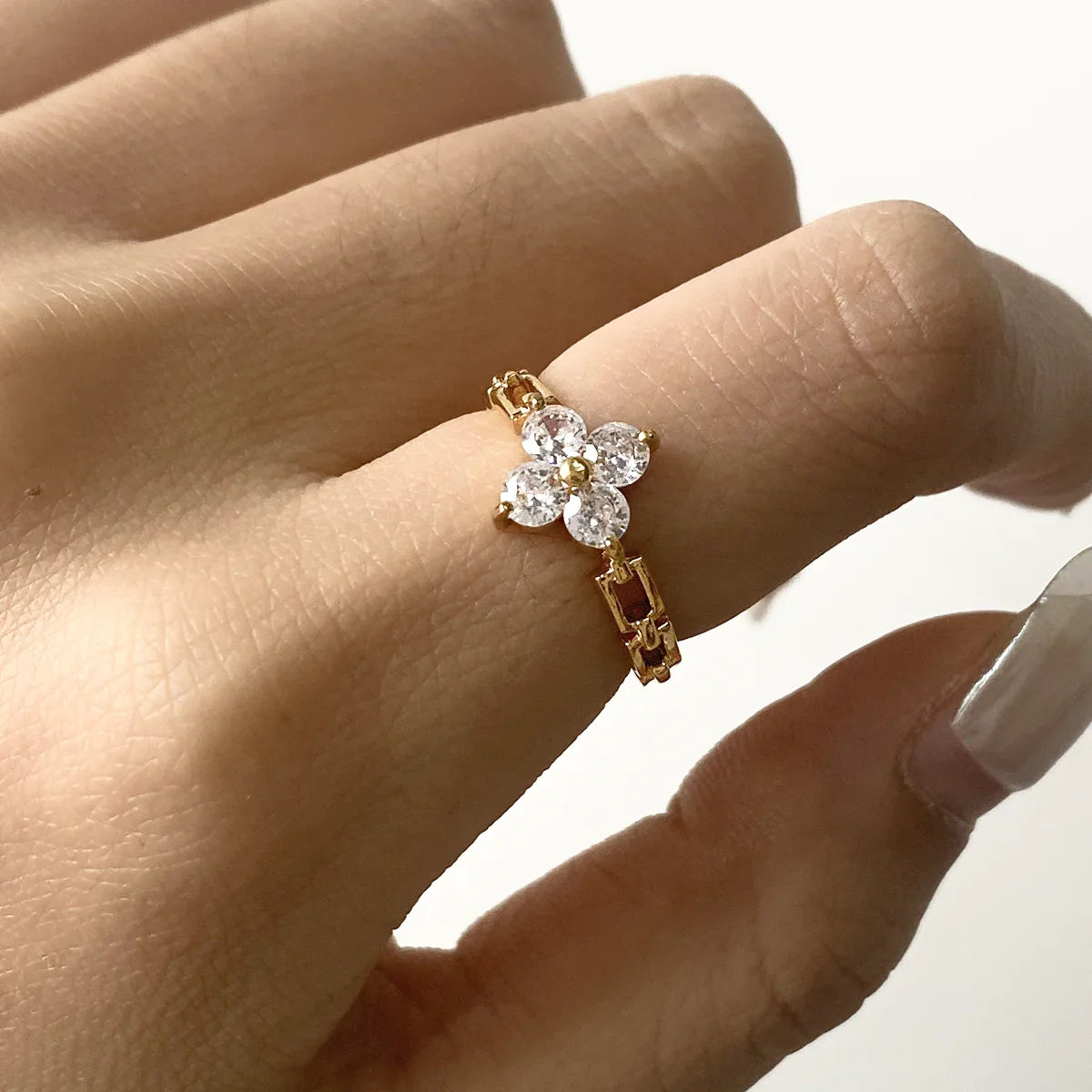 [Echo Fine]Clestine Diamond Petal Ring