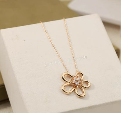 [ECHO ]NEW FLOWERLACE SUNFLOWER NECKLACE