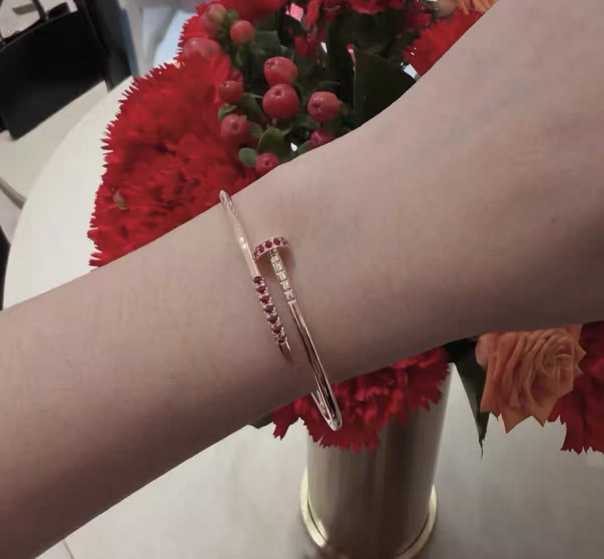 [ECHO]WORLDWIDE FIRST RELEASE：JUSTE UN CLOU RUBY BRACELET