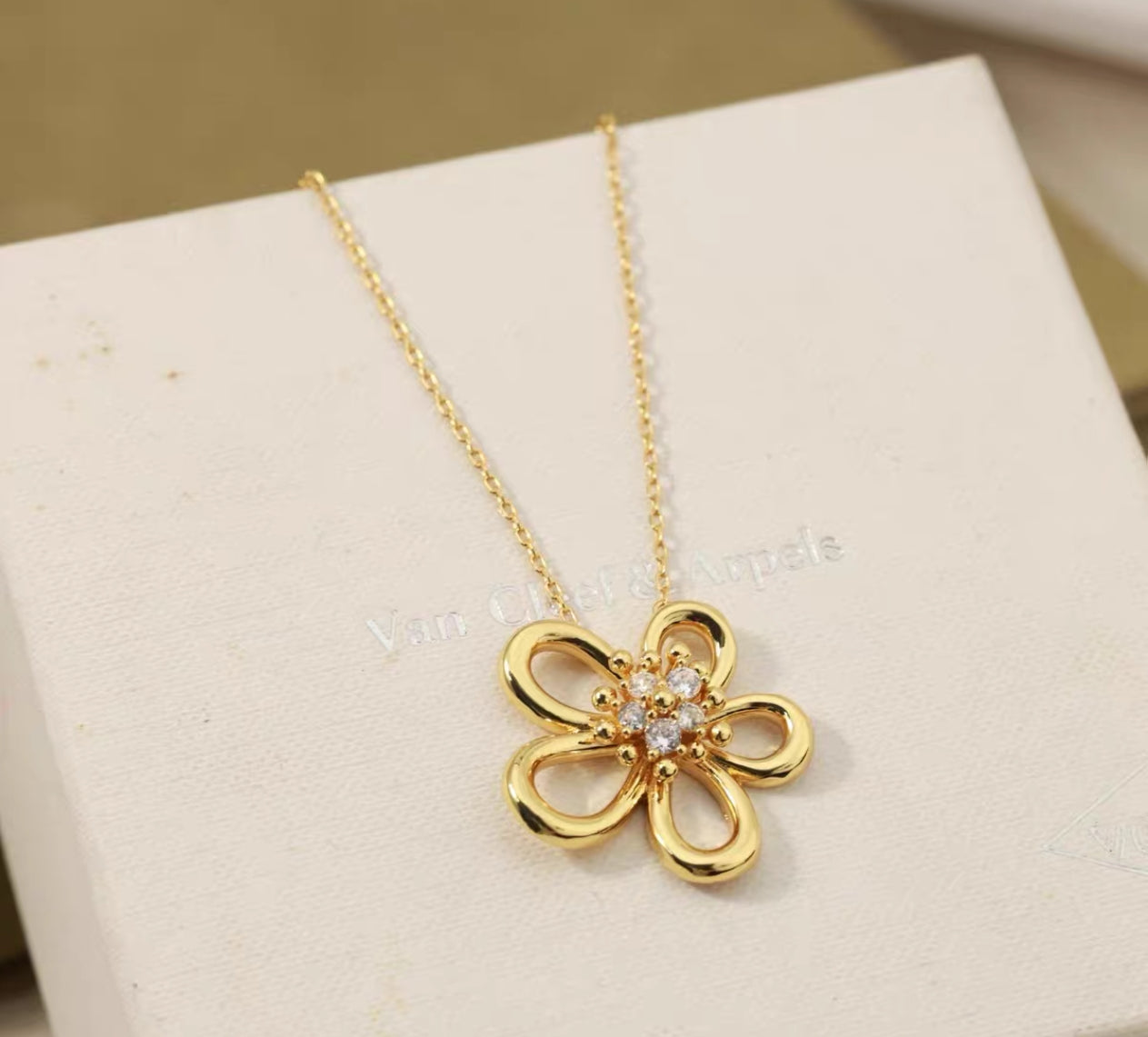 [ECHO ]NEW FLOWERLACE SUNFLOWER NECKLACE