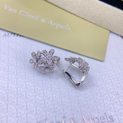 [ECHO ]THE FLOWERS ARE ALL STUDDED WITH STUD EARRINGS