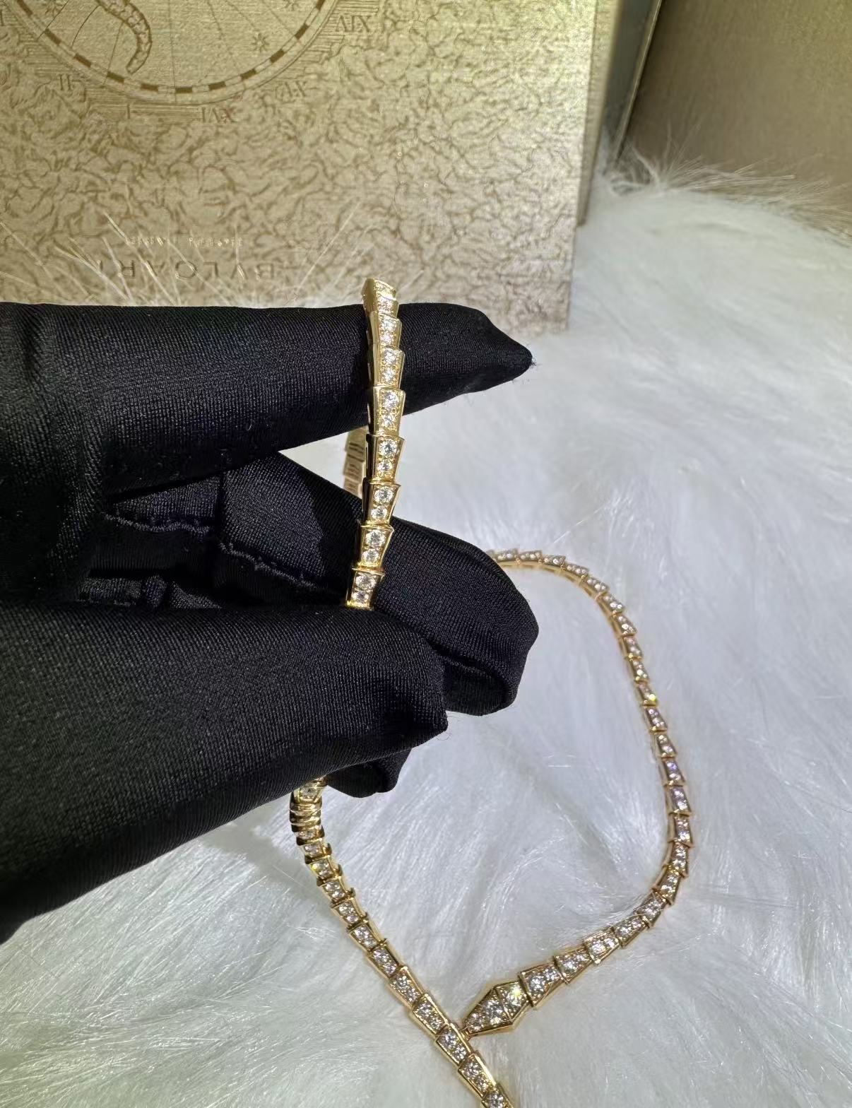 [ECHO ]DREAM NECKLACEGOLD AND SILVER STYLES DIAMOND