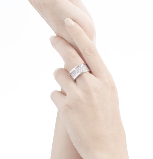 [ECHO ]ZERO 1 WITH PAVED DIAMONDS ON THE SPIRAL RING