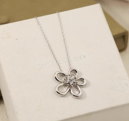 [ECHO ]NEW FLOWERLACE SUNFLOWER NECKLACE
