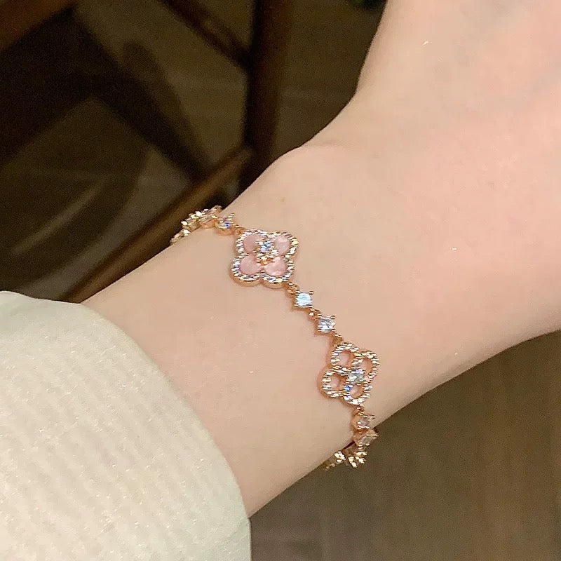 [ECHO ]CLOVER 5 MOTIF PINK BLUE RED WHITE BRACELET
