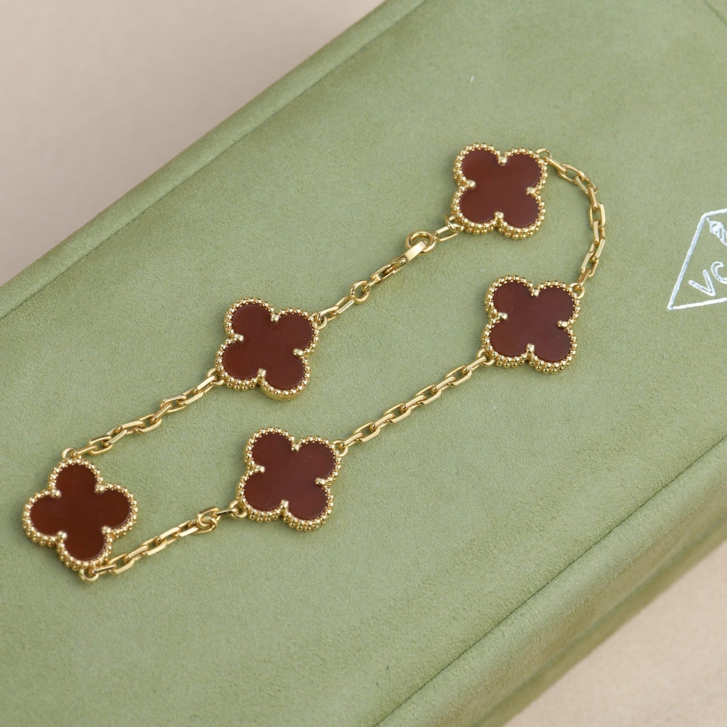 [ECHO ]CLOVER 5 MOTIFS RED AGATE  BRACELET