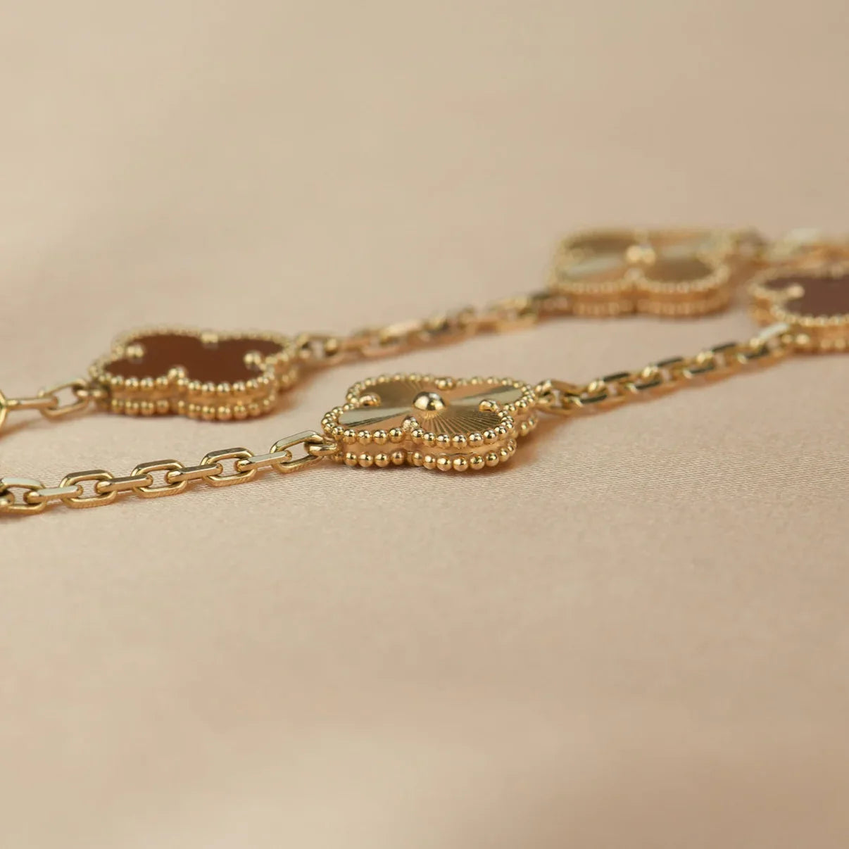 [ECHO ] CLOVER 5 MOTIF RED CORNELIAN BRACELET COLLECTION