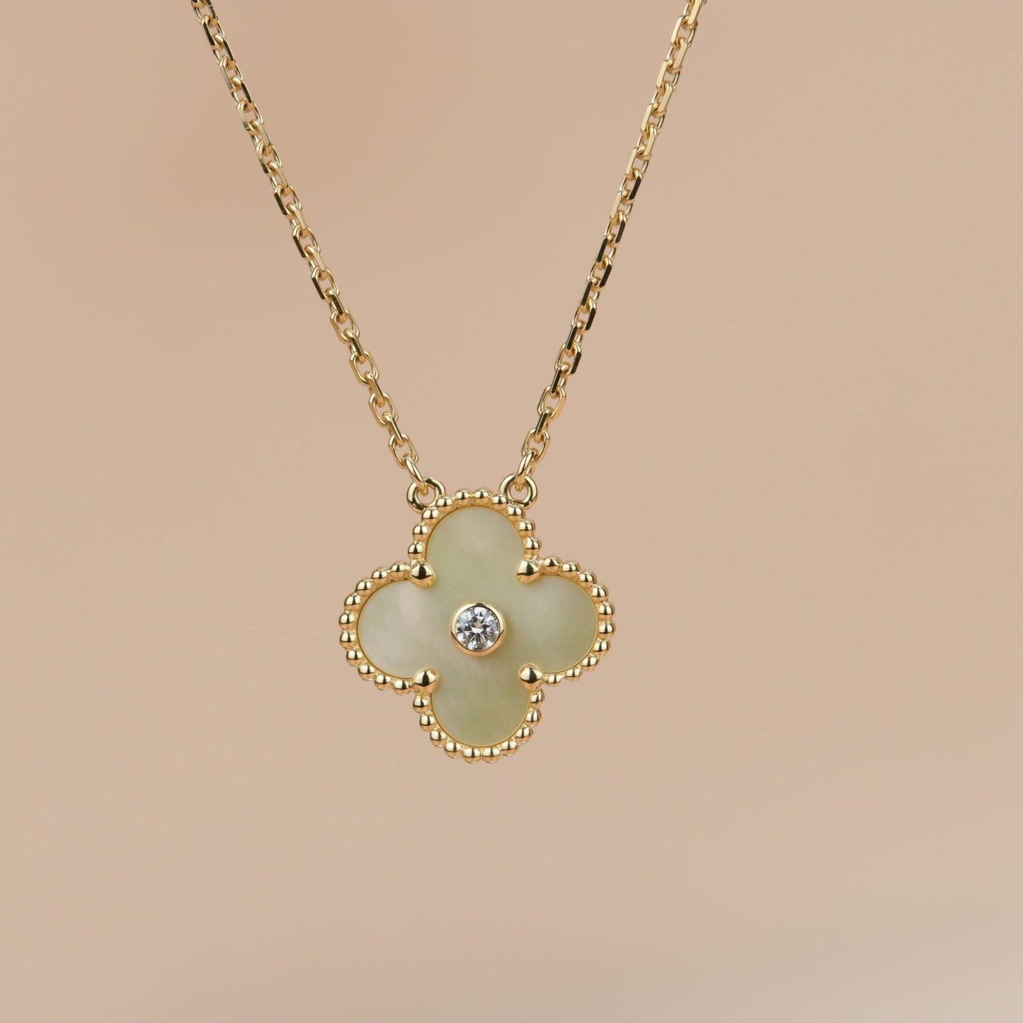 [ECHO ]CLOVER 15MM DIAMOND GOLD MOTHER OF PEARL NECKLACE