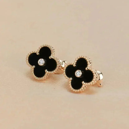[ECHO ]CLOVER MEDIUM 1 MOTIFS ONYX DIAMOND EARRINGS