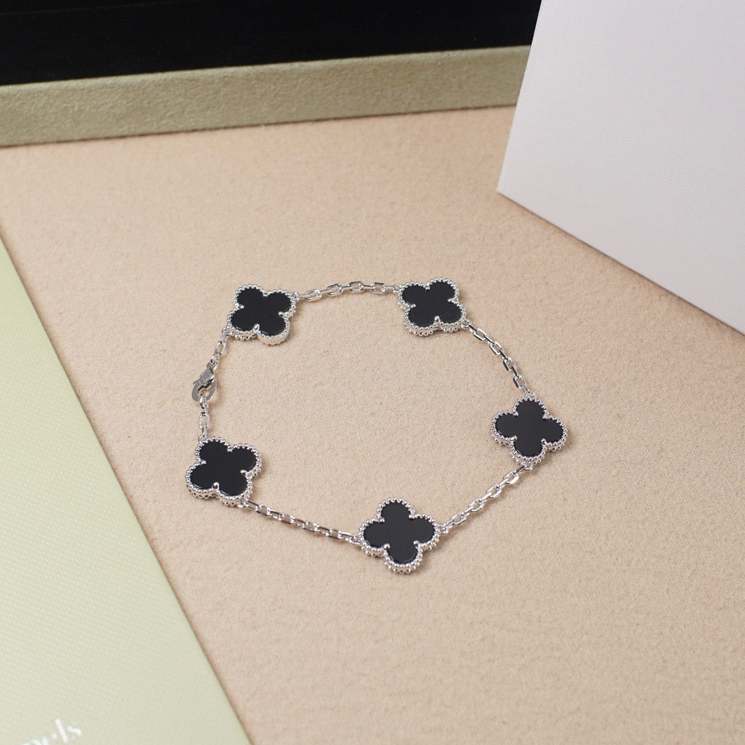 [ECHO ]CLOVER 5 MOTIF ONYXS  BRACELET SILVER