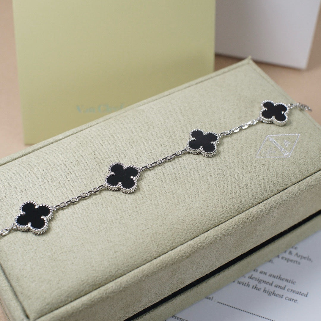 [ECHO ]CLOVER 5 MOTIF ONYXS  BRACELET SILVER