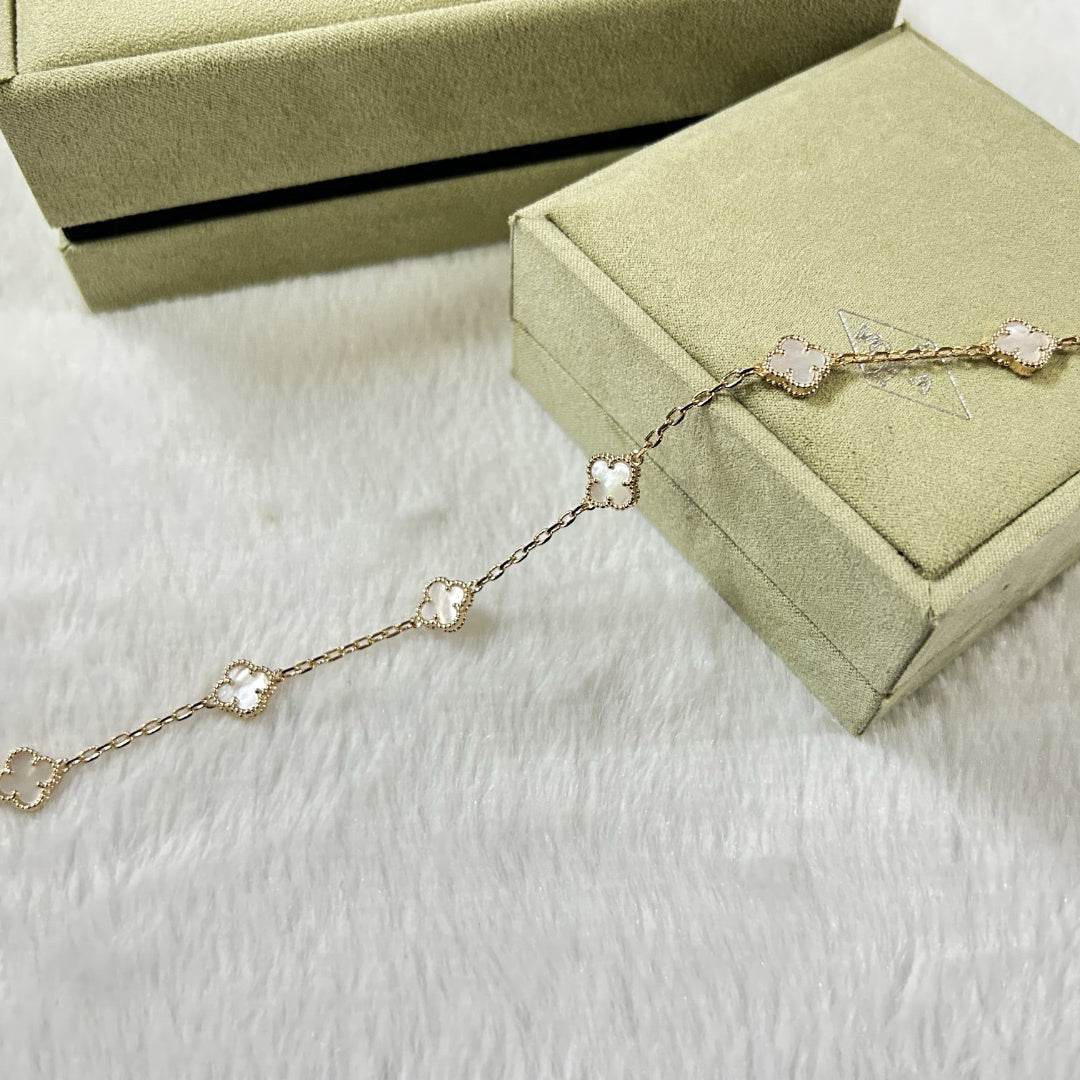 [ECHO ]CLOVER 6 MOTIF WHITE MOP BRACELET