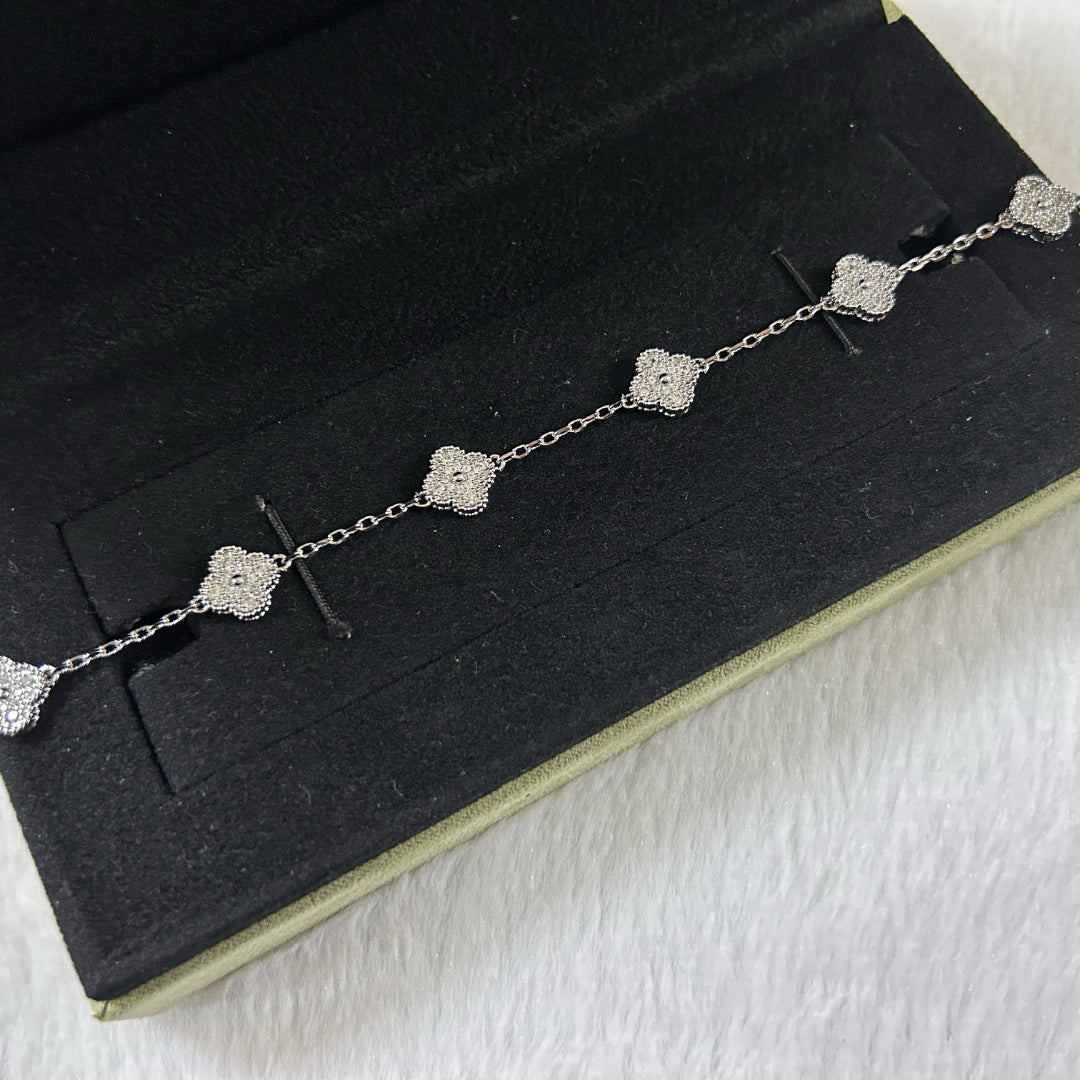 [ECHO ]CLOVER 6 MOTIF DIAMOND BRACELET