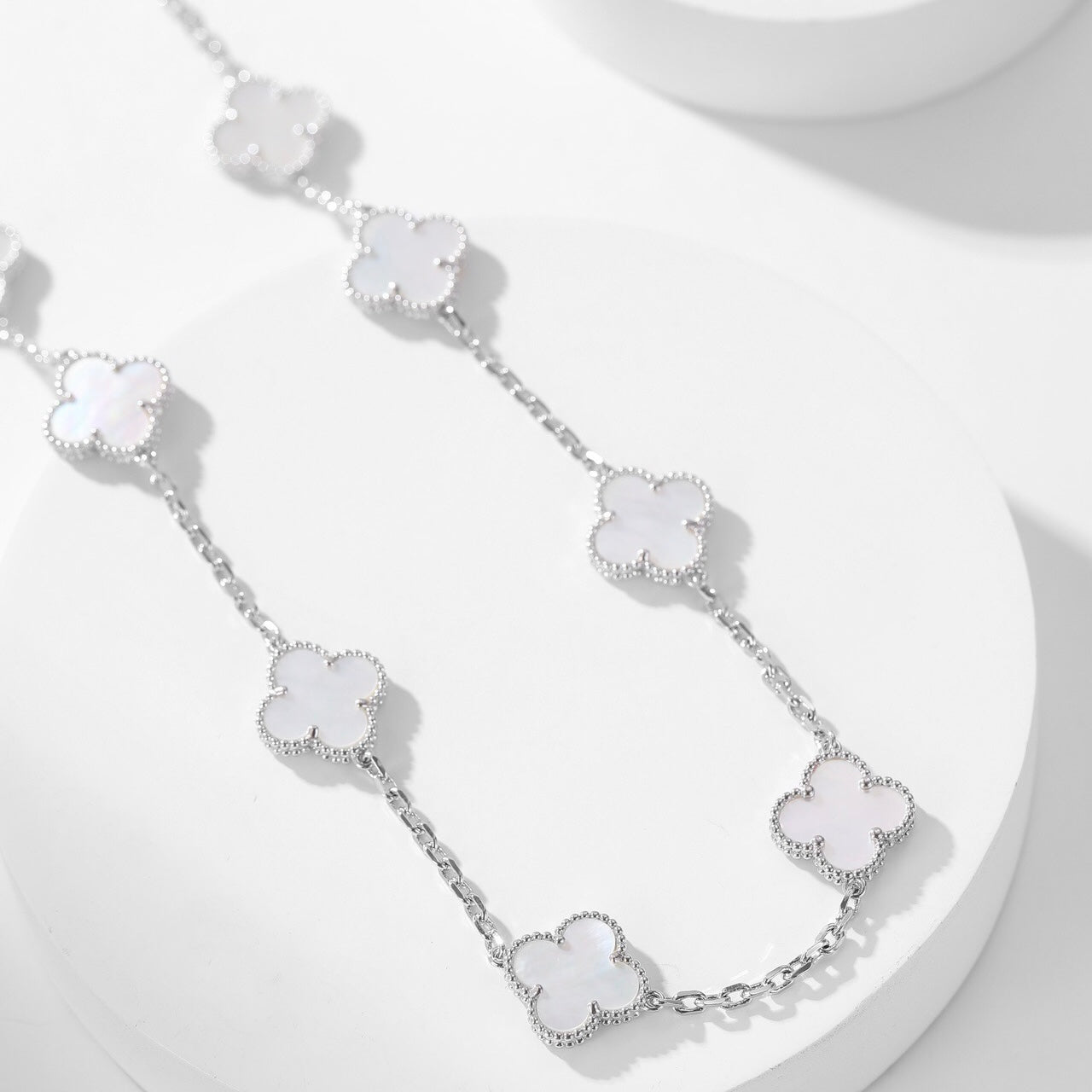 [ECHO ]CLOVER 10 MOTIFS WHITE MOTHER OF PEARL NECKLACE