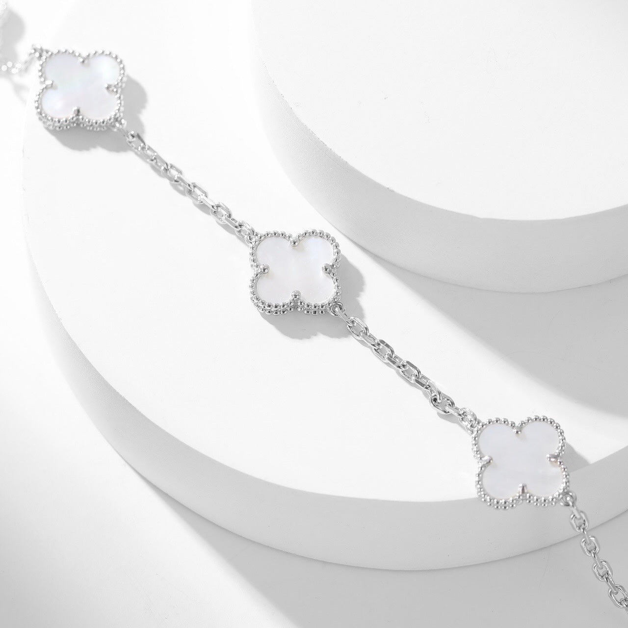 [ECHO ]CLOVER 10 MOTIFS WHITE MOTHER OF PEARL NECKLACE