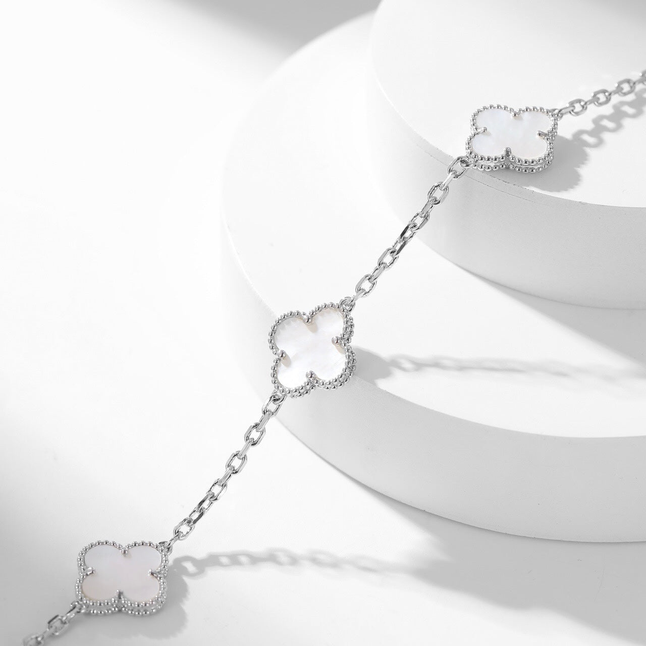 [ECHO ]CLOVER 10 MOTIFS WHITE MOTHER OF PEARL NECKLACE