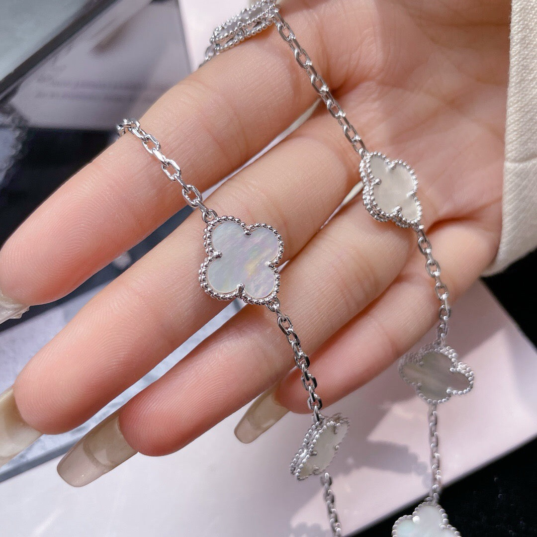 [ECHO ]CLOVER 10 MOTIFS WHITE MOTHER OF PEARL NECKLACE