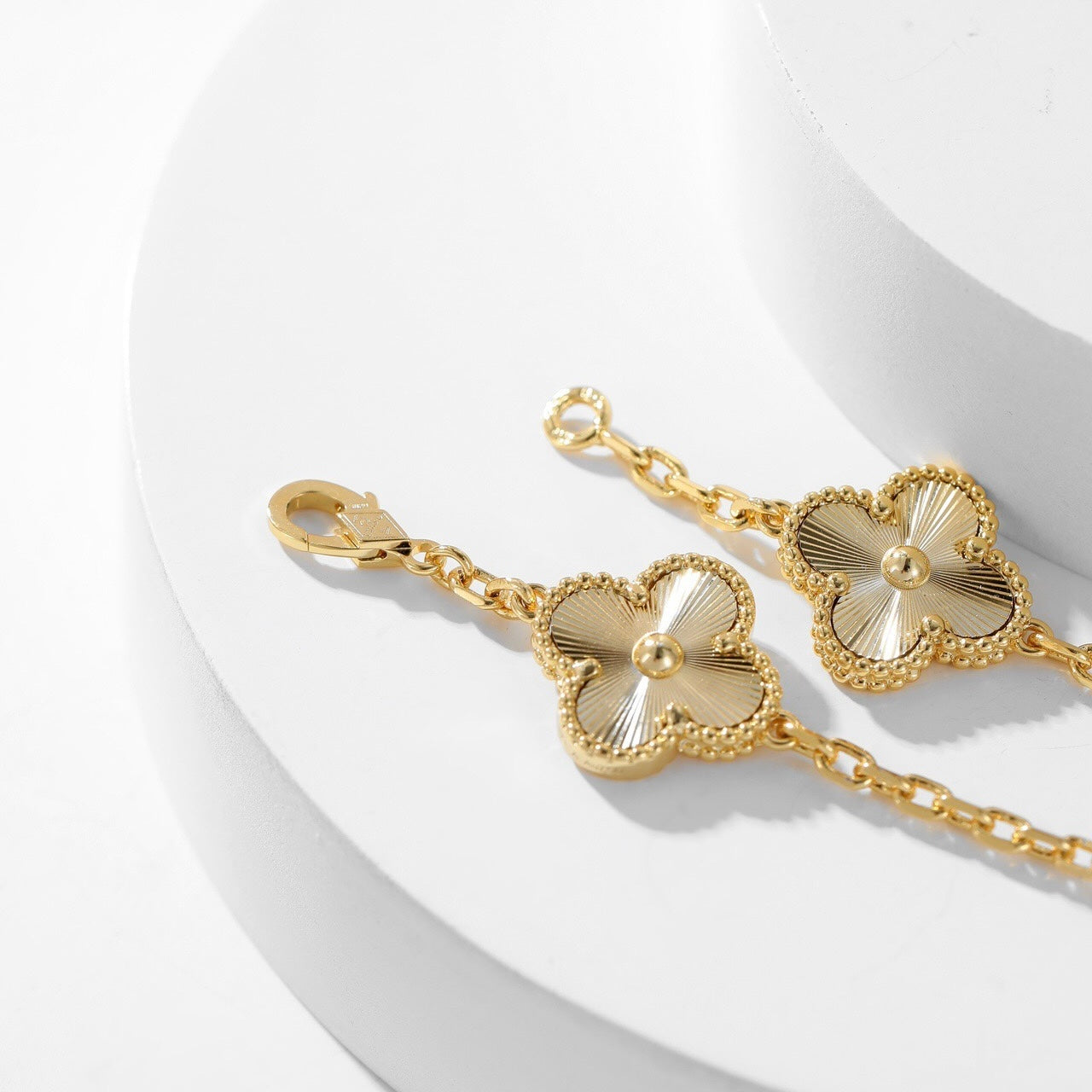 [ECHO ]CLOVER 10 MOTIFS LASER NECKLACE