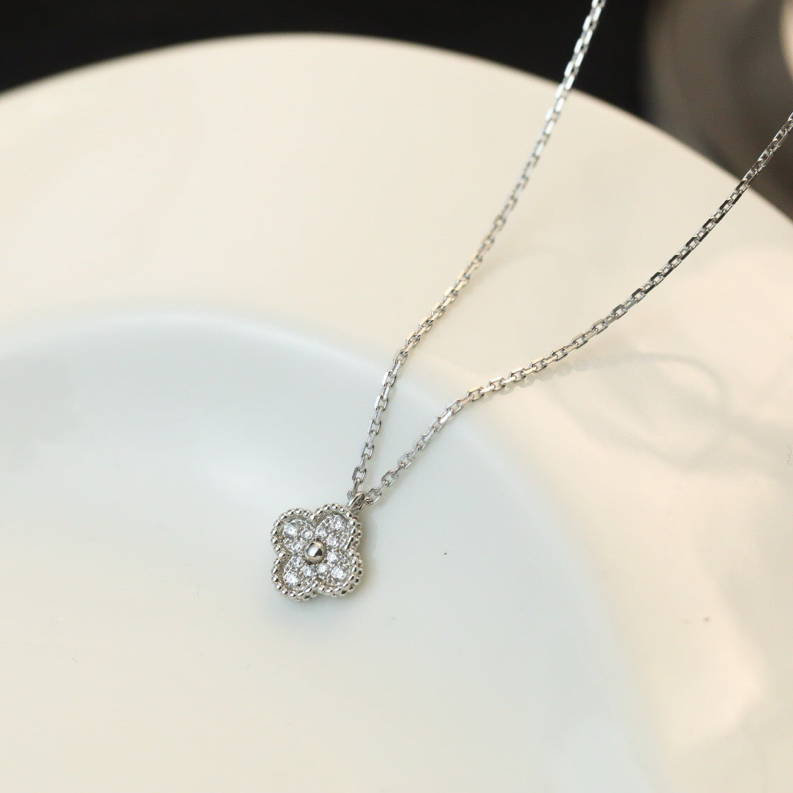 [ECHO ]CLOVER MINI 9.5MM PENDANT DIAMOND NECKLACE