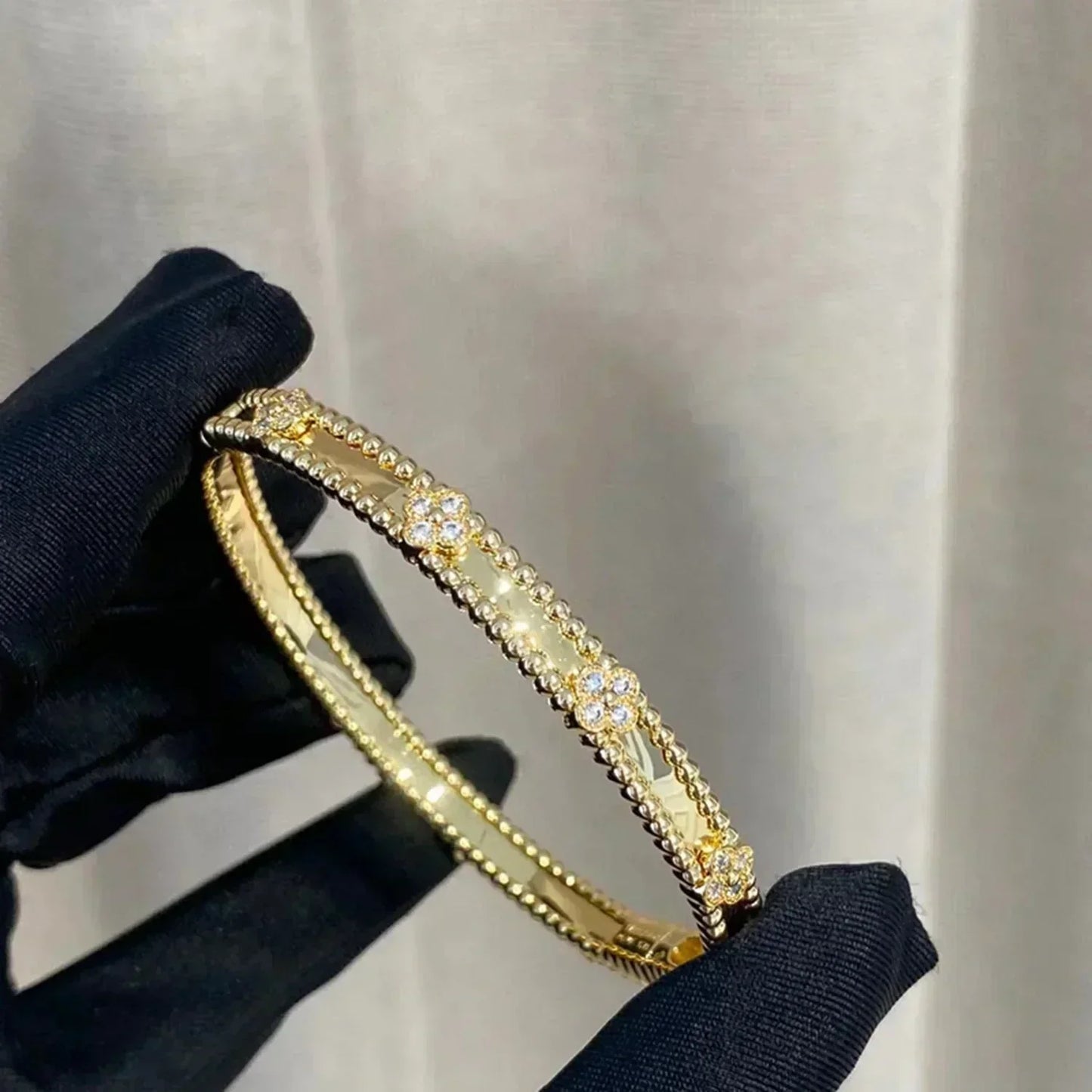 [ECHO ]CLOVER BRACELET 4MM DIAMONDS