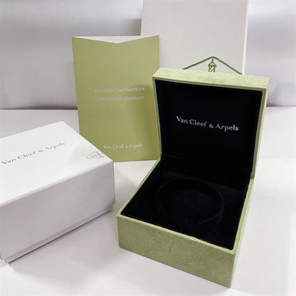 [ECHO ]VA CLOVER BRACELET NECKLACE RING BOX GIFT BAG