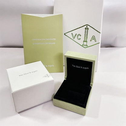 [ECHO ]VA CLOVER BRACELET NECKLACE RING BOX GIFT BAG