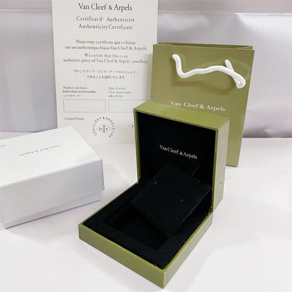 [ECHO ]VA CLOVER BRACELET NECKLACE RING BOX GIFT BAG
