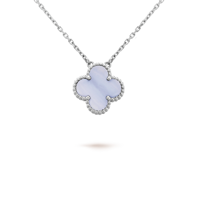 [ECHO ]CLOVER 15MM BLUE CHALCEDONY NECKLACE SILVER