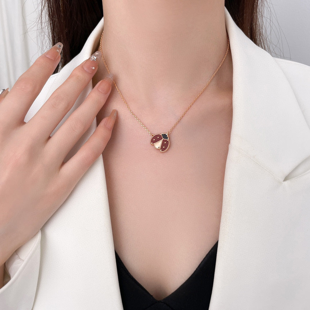 [ECHO ]LUCKY  CARNELIANS LADYBUG NECKLACE