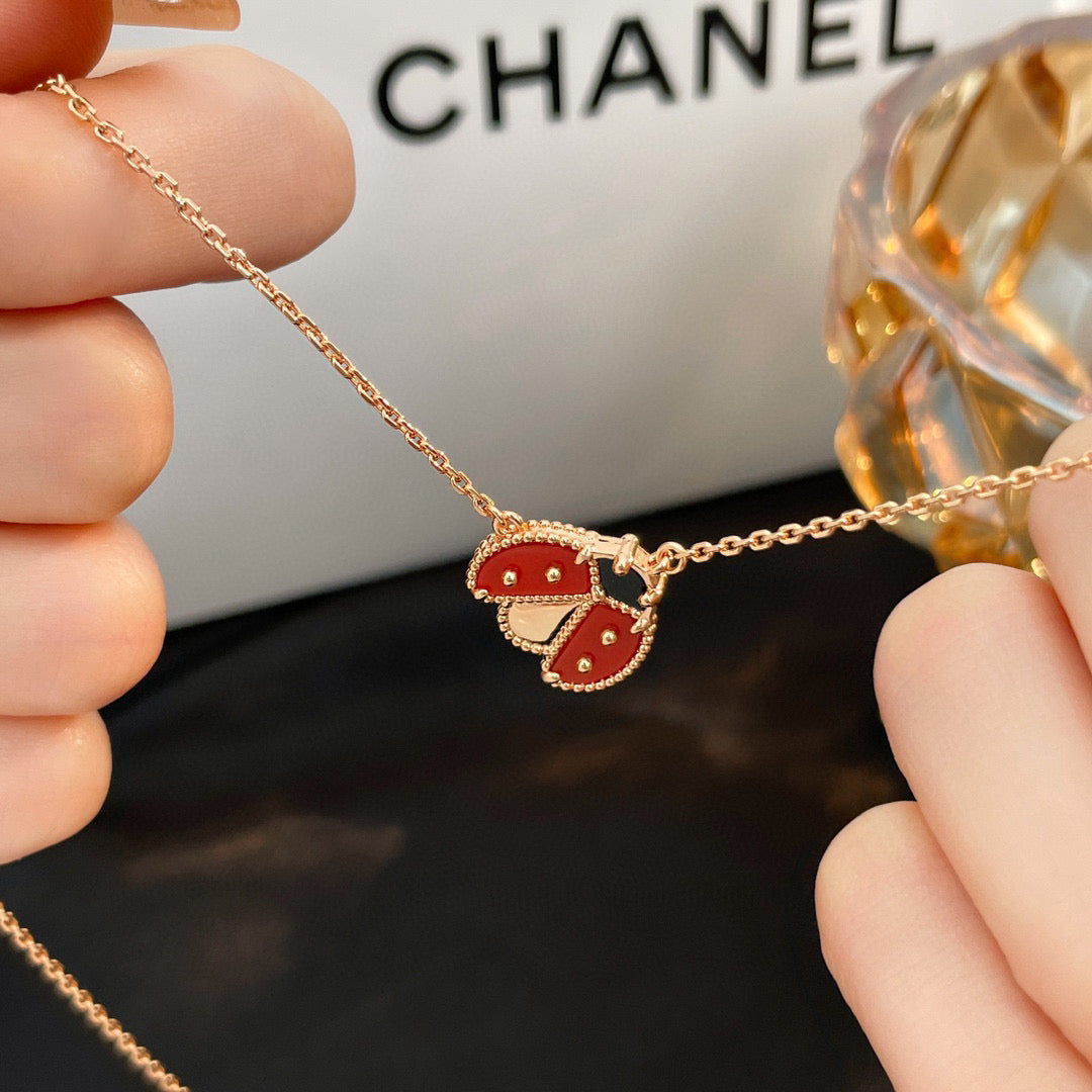 [ECHO ]LUCKY  CARNELIANS LADYBUG NECKLACE
