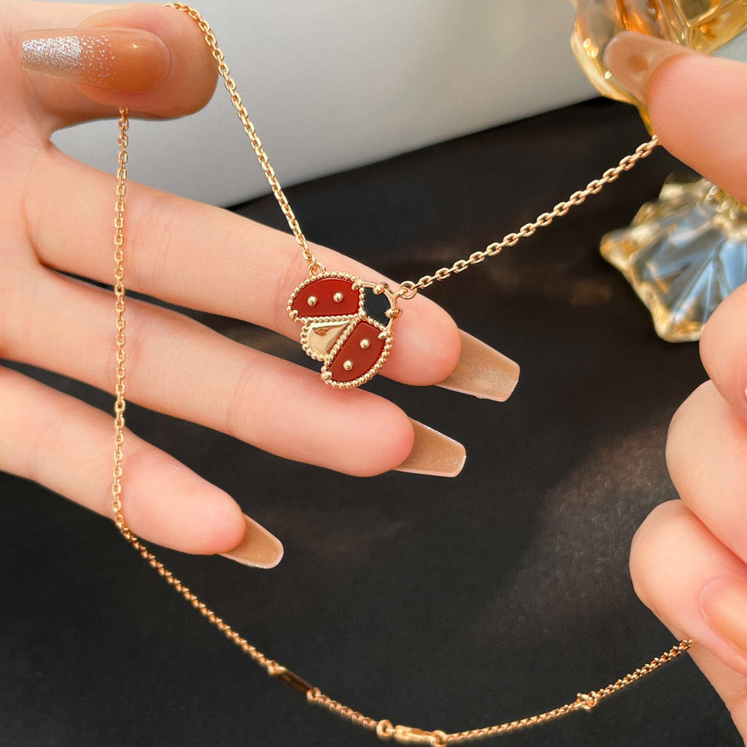 [ECHO ]LUCKY  CARNELIANS LADYBUG NECKLACE