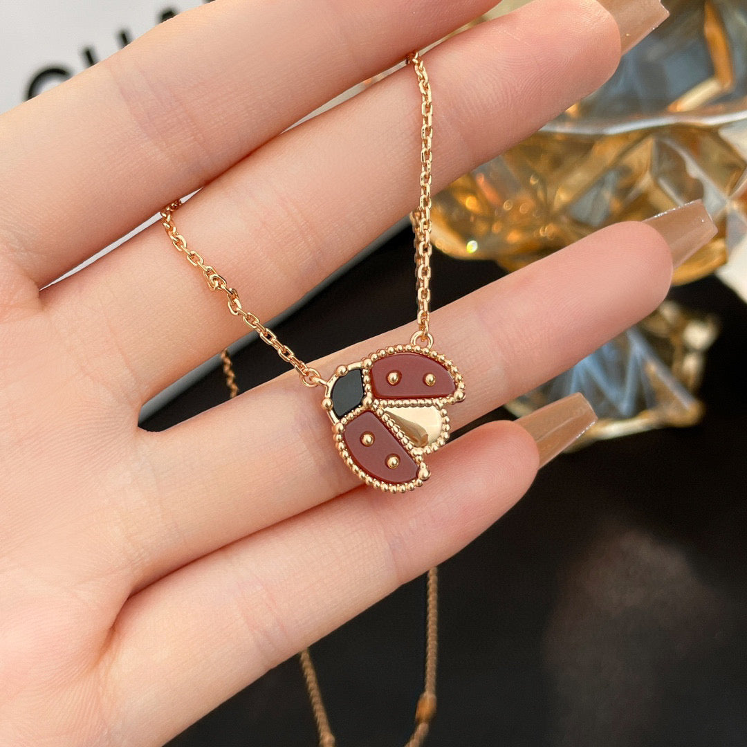 [ECHO ]LUCKY  CARNELIANS LADYBUG NECKLACE