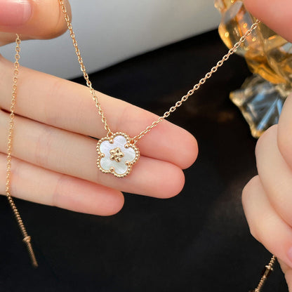 [ECHO ]LUCKY  WHITE MOP  PLUM BLOSSOM NECKLACE