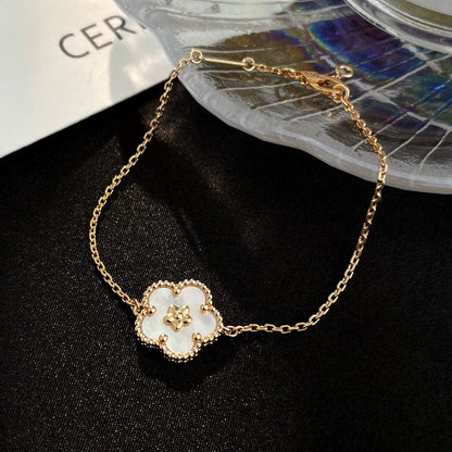 [ECHO ]LUCKY WHITE MOP PLUM BLOSSOM  BRACELET