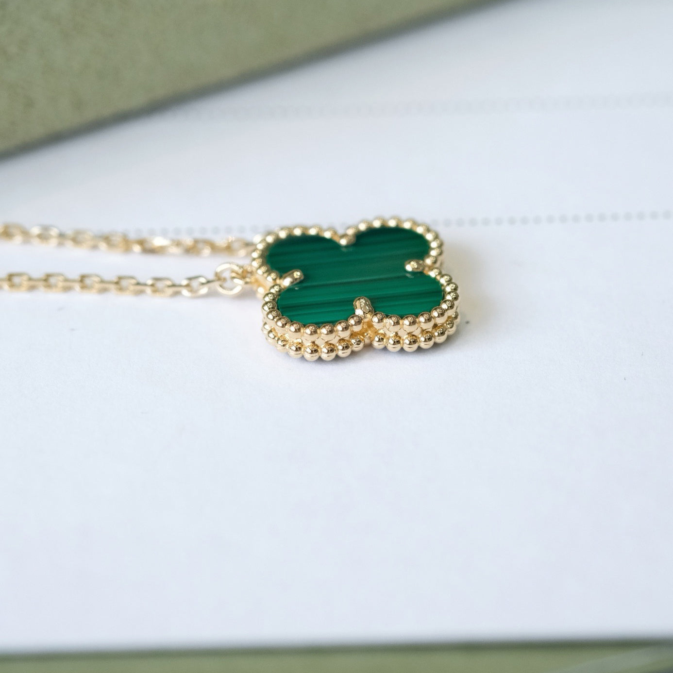 [ECHO ]CLOVER 15MM MALACHITE SINGLE FLOWER  NECKLACE