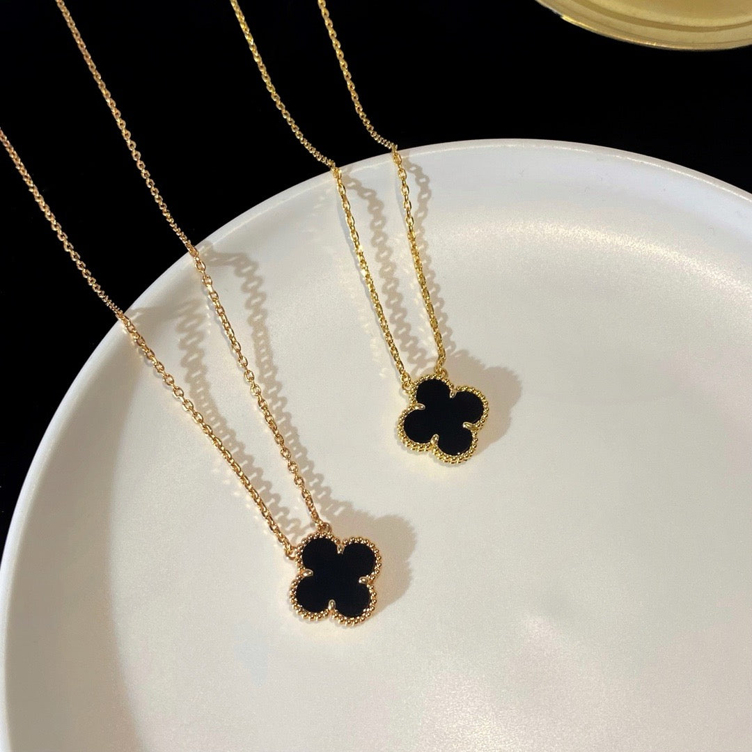 [ECHO ]CLOVER 15MM BLACK ONYX SINGLE FLOWER NECKLACE