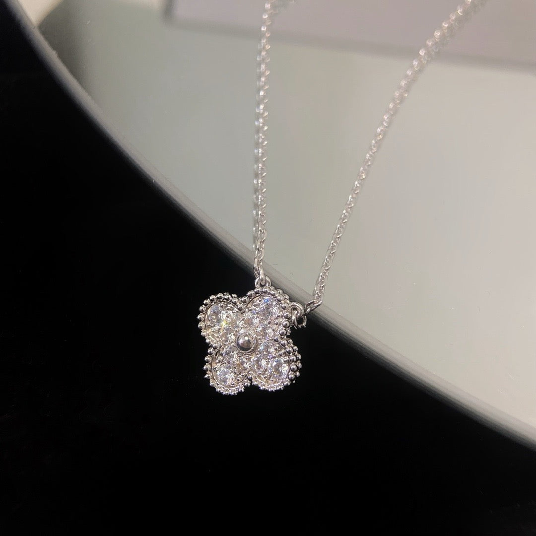 [ECHO ]CLOVER 15MM DIAMOND SINGLE FLOWER NECKLACE