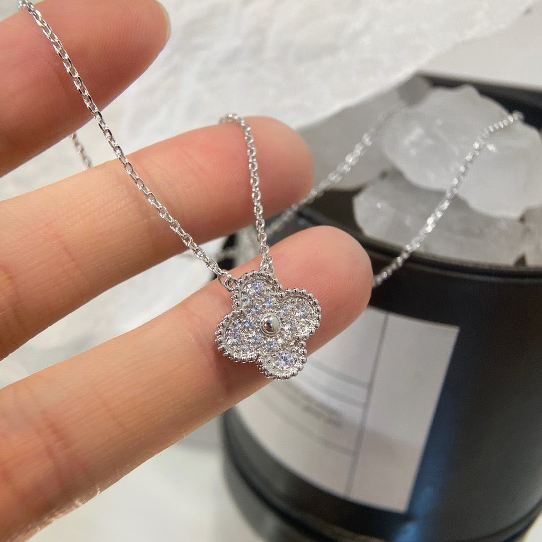 [ECHO ]CLOVER 15MM DIAMOND SINGLE FLOWER NECKLACE