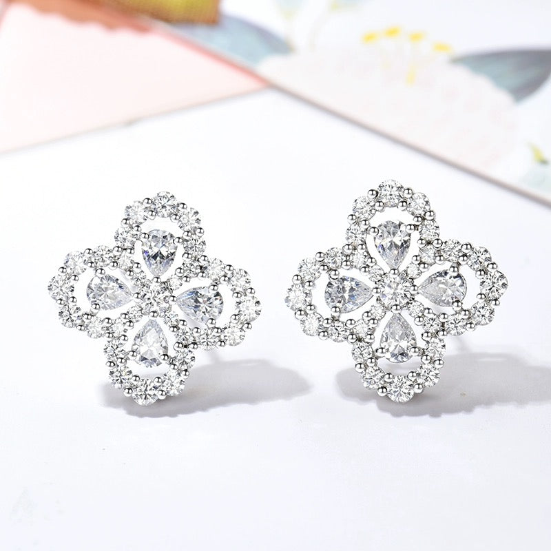 [ECHO ]LOOP EARRINGS FULL MOTIF DIAMOND 16MM
