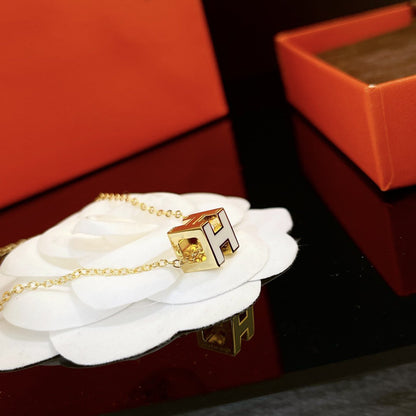 [ECHO ]H WHITE SQUARE GOLD NECKLACE