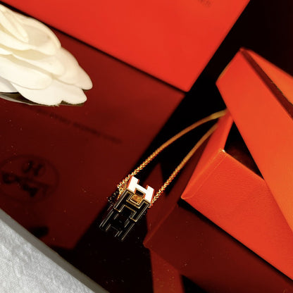 [ECHO ]H WHITE SQUARE GOLD NECKLACE