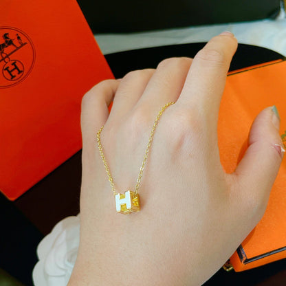 [ECHO ]H WHITE SQUARE GOLD NECKLACE