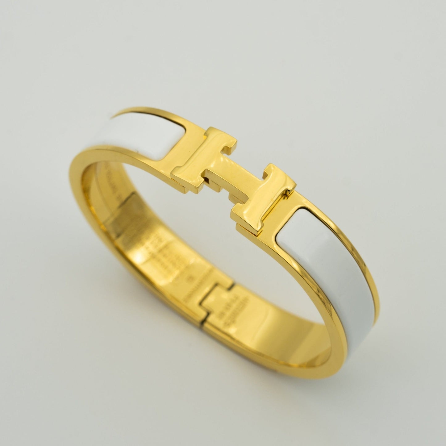 [ECHO ]H WHITE BRACELET