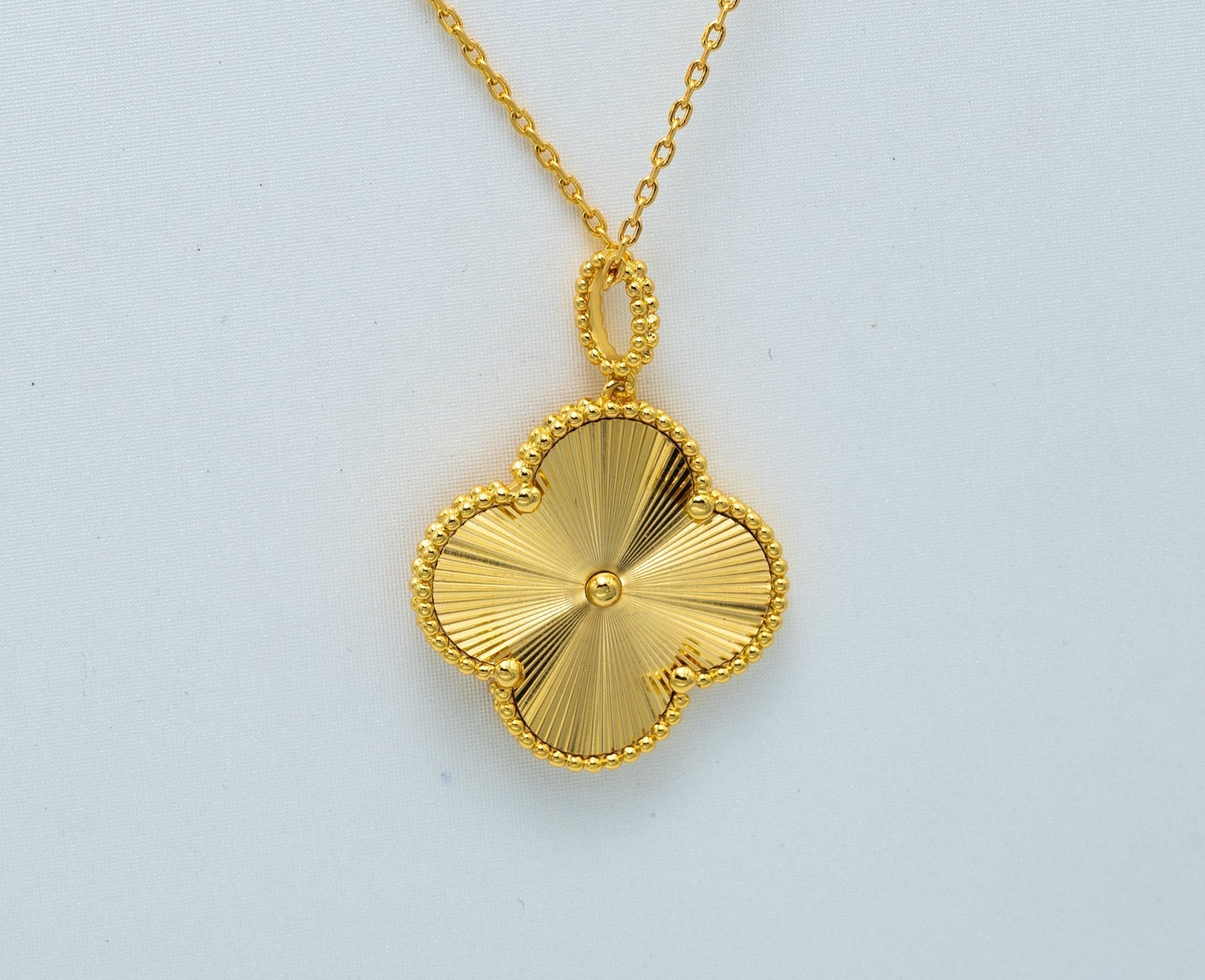 [ECHO ]CLOVER 25MM PEDANT NECKLACE GOLD