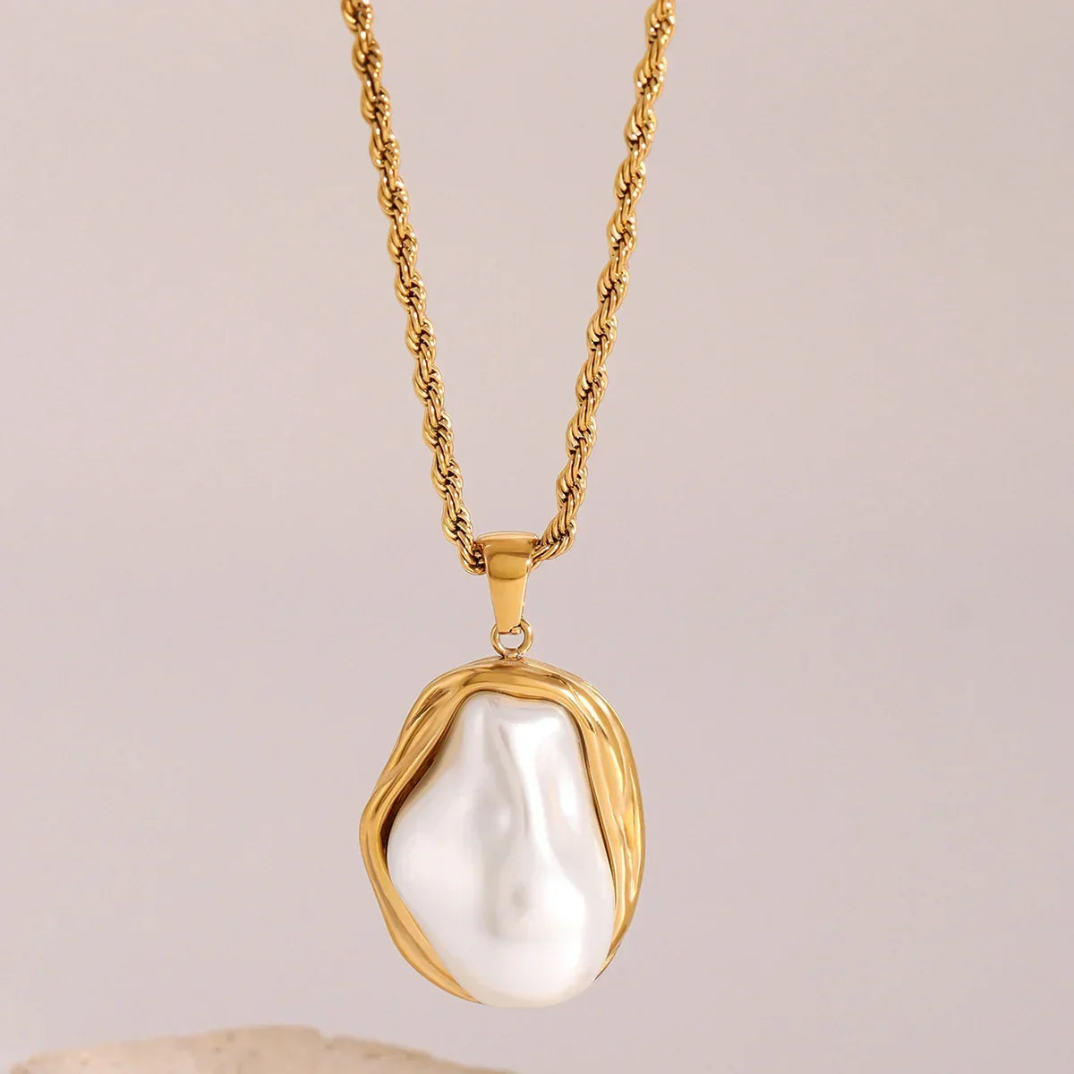[Echo Fine]Carly Mother Of Pearl Pendant