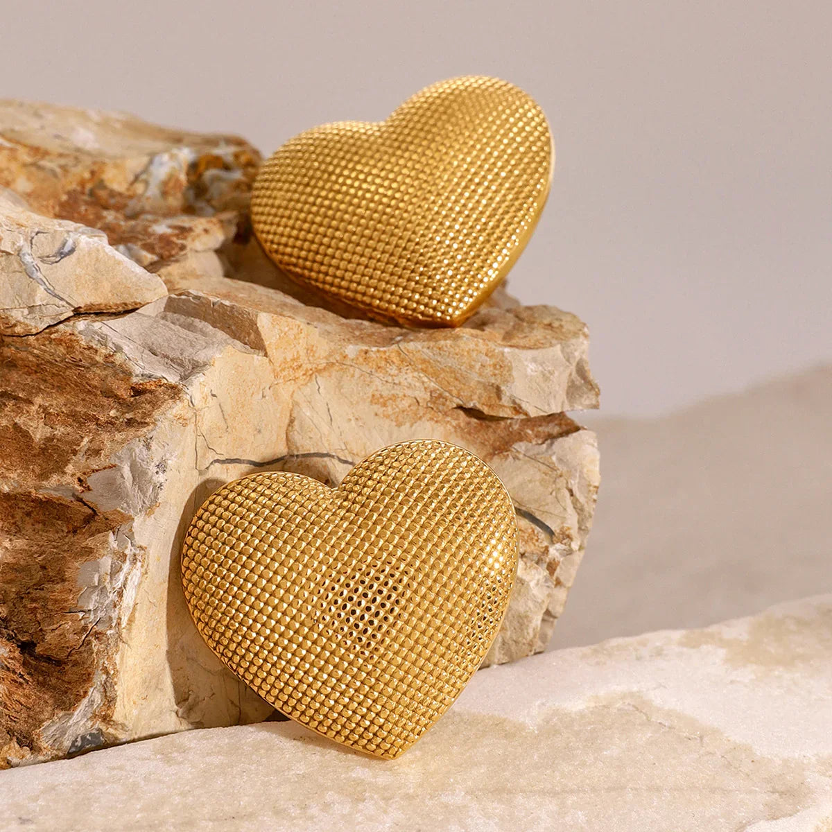 [Echo Fine]Cecelia Textured Heart Earrings
